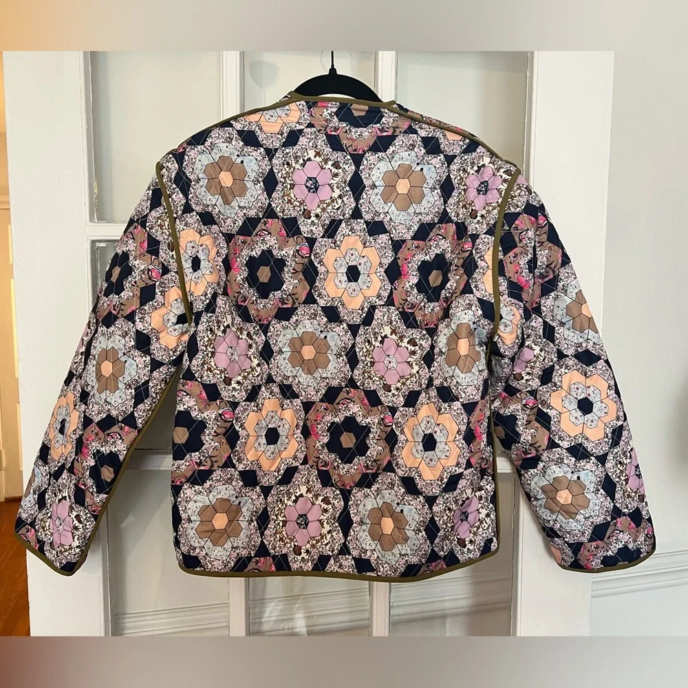 Quilted patchwork floral lightweight jacket convertible vest! - Picture 7 of 8